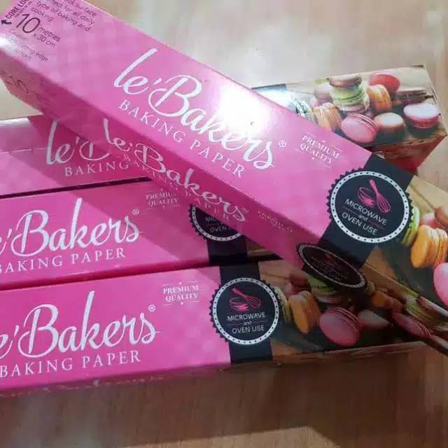 

LE BAKERS BAKING PAPER 30 Cm x 10 M / PARCHMENT KERTAS BAKAR / ROTI
