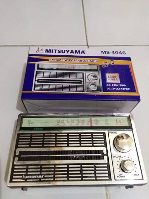 Radio Mitsuyama MS - 4046 FM-AM-SW PORTABLE RADIO AC-DC