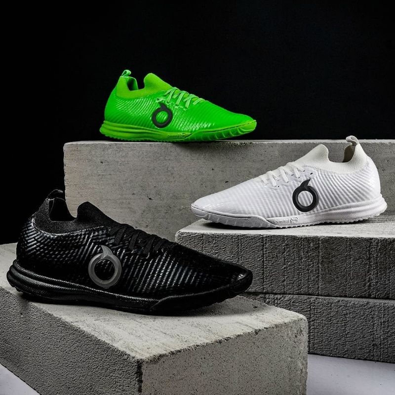 ORTUSEIGHT CATALYST QUIVER ALL BLACK