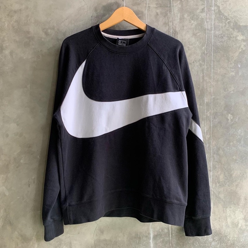 cn nike big swoosh