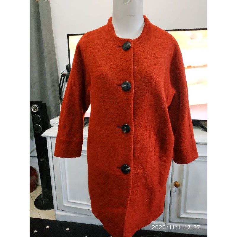 coat wool preloved merah maroon lengan 3/4 Ld106