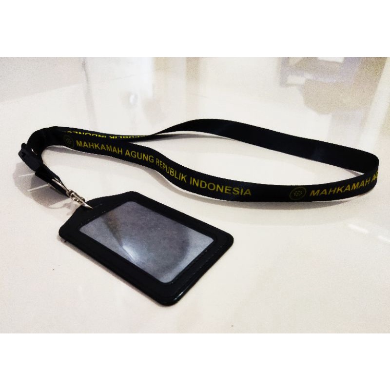 

Name Tag MA Name Tag Tali lanyard Mahkamah Agung RI