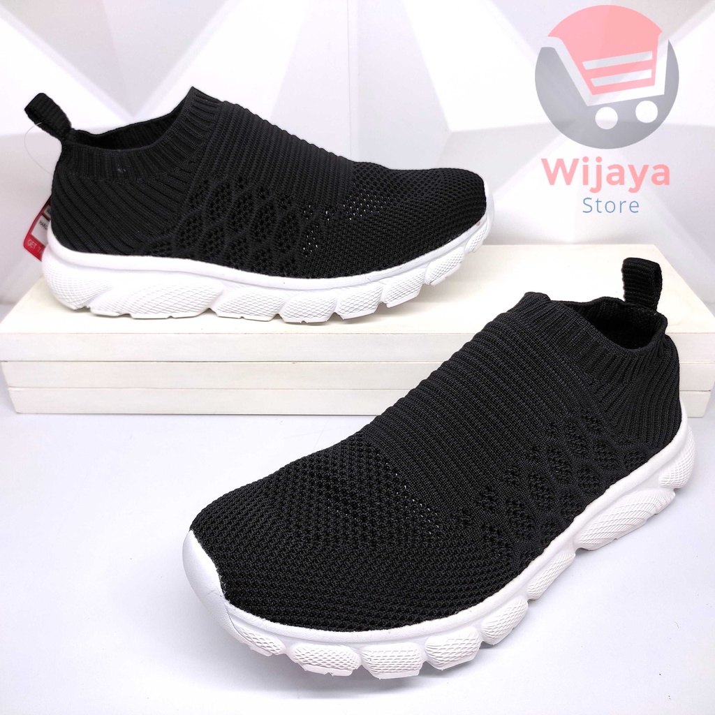 Sepatu Sneaker Slop Ando Rajut Pria 39-43 Warna Hitam Abu untuk Tampilan Kasual yang Stylish OUTSUKA FUBORU