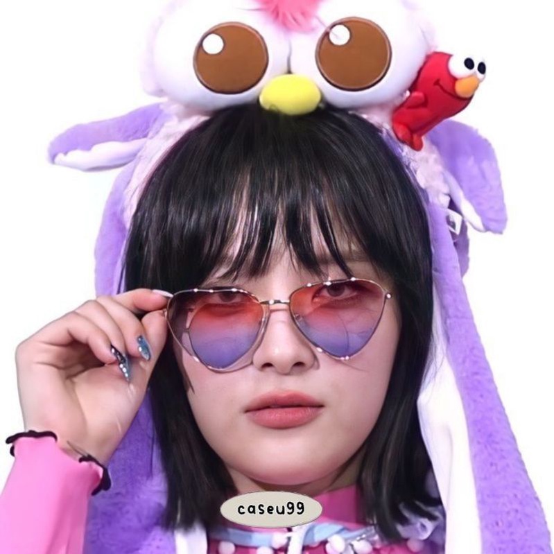 love sunglasses gradation like a Taeyeon umji ryujin yeji itzy seulgi red Velvet Eric haknyeon the boys seonghwa ateez Lisa blackpink lizz ive// kacamata hati gradasi KPop frame besi