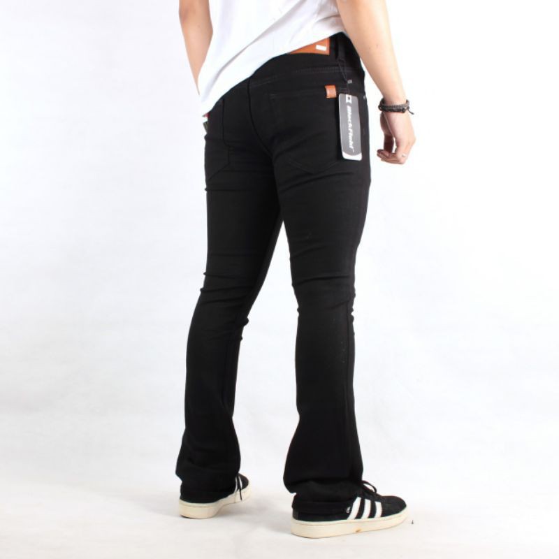 Celana Jeans Pria Slimfit Hitam