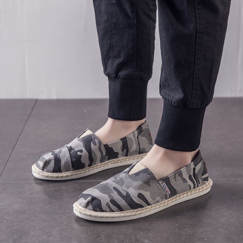 Sepatu Pria Kasual Slip On Sepatu Casual Trendy Original Import Kualitas Bagus Nyaman Dipakai