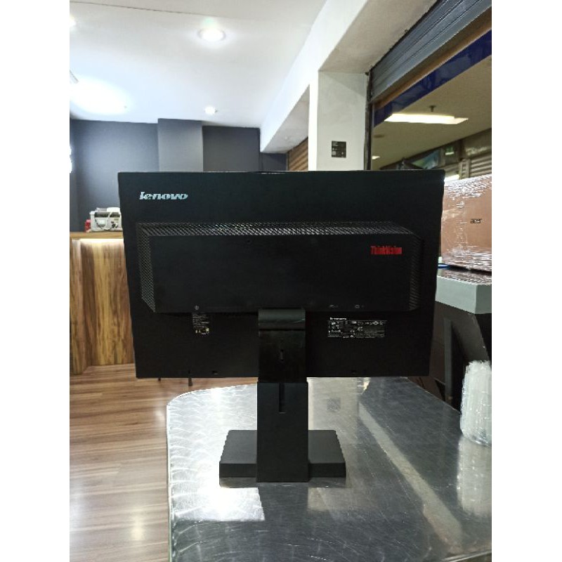 LCD MONITOR LENOVO 22 INC WIDESCREN SUPER MURAH DAN BERGARANSI