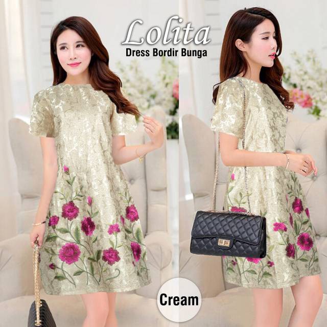 Lolita dress bunga