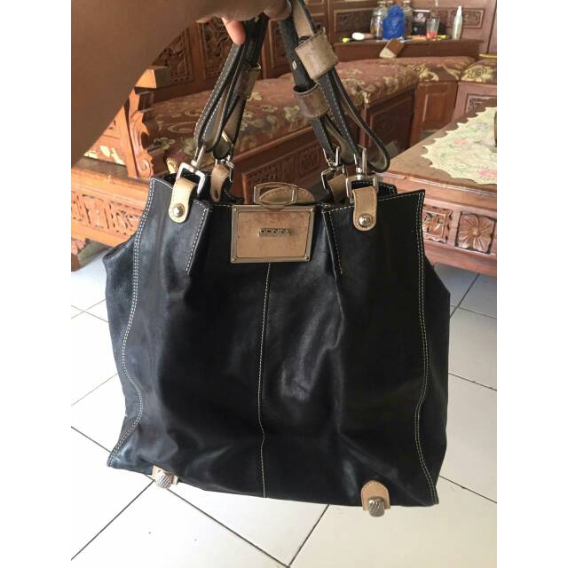 Terjuall by shopeeDonini / donini murah /donini fontana /donini second. Nego sampe dealllll