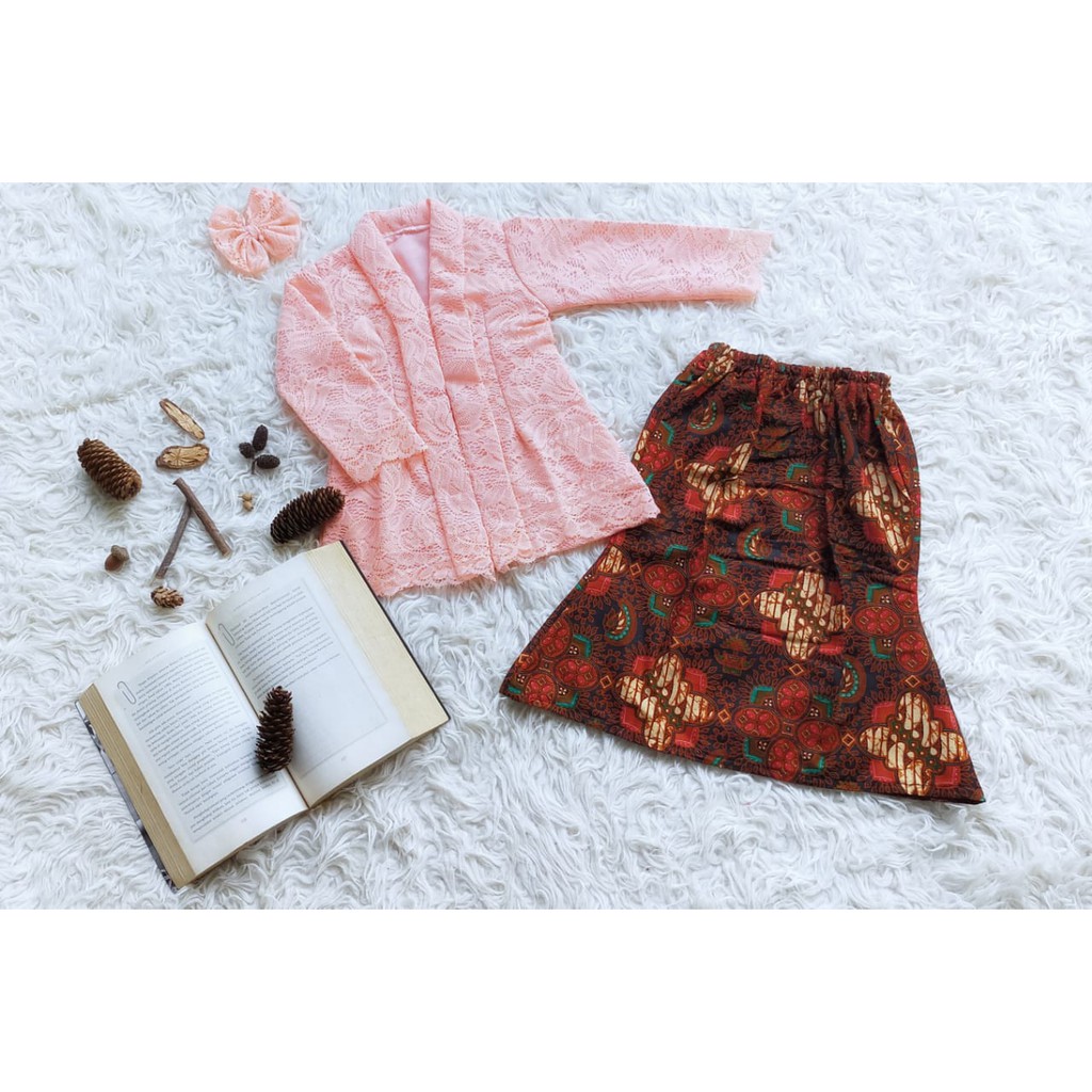 Baju Anak Kebaya Melayu Bahan Brokat