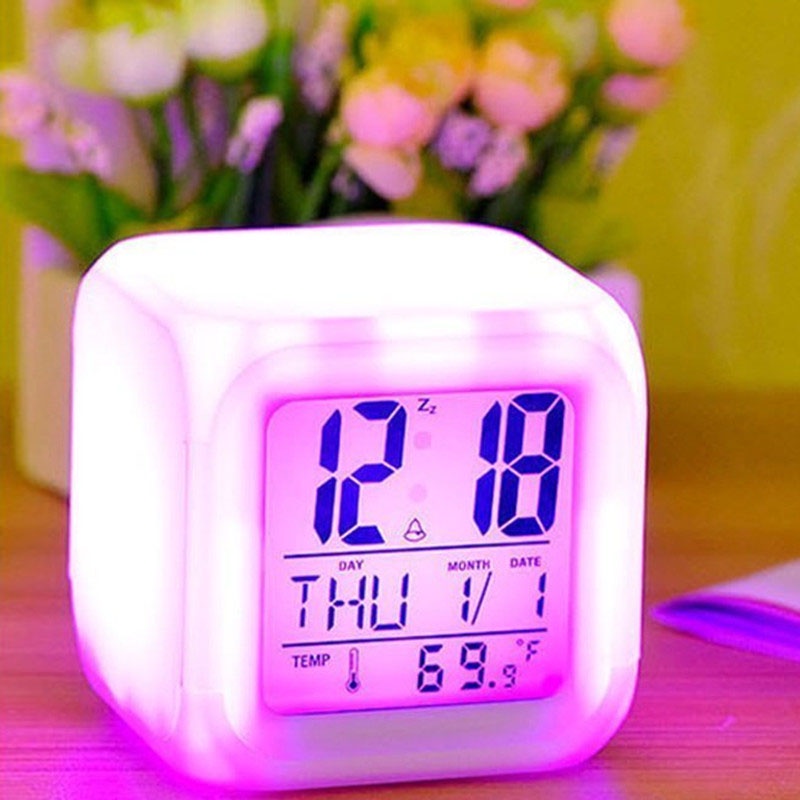 ღ 7 Warna Perubahan Led Jam Alarm Digital dengan Tanggal Alarm Thermometer Portable Jam Alarm Thermometer Malam Bersinar Rumah Kamar Tidur dekorasi