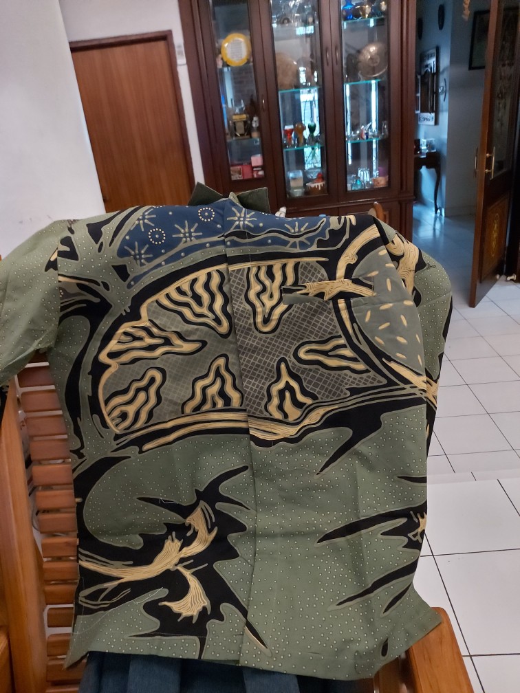 Pondrakarna Mint Green Kemeja Batik Pria Warna Hijau Pastel Batik Mega Mendung Bahan Katun