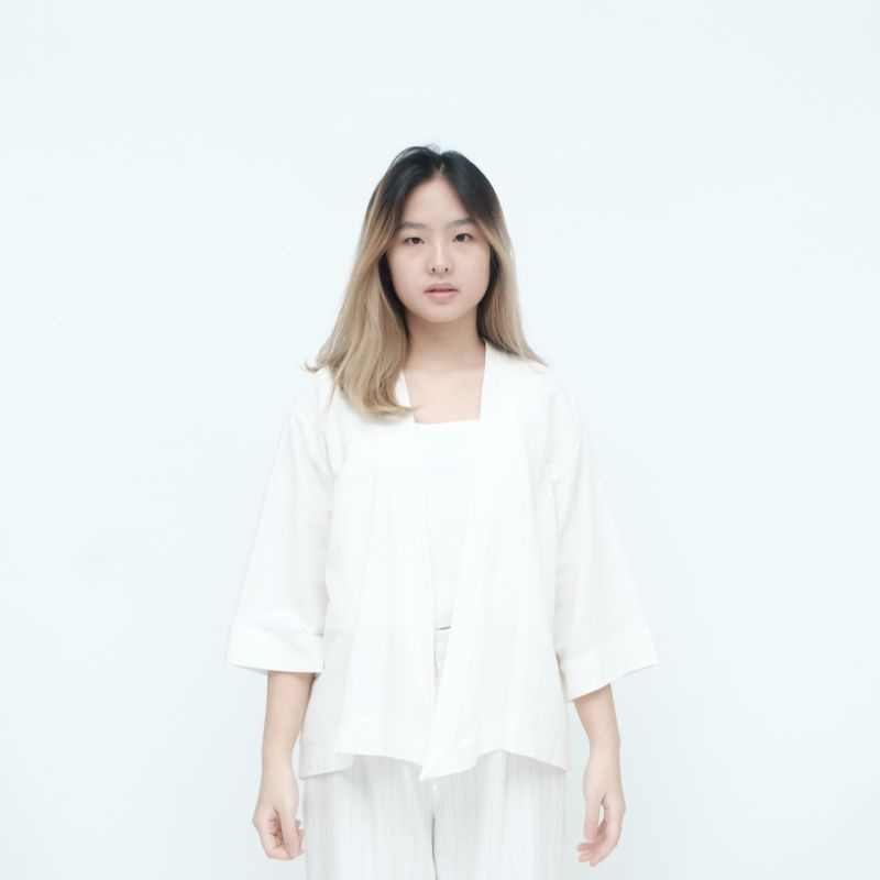 TOB YURI OUTER WANITA-White