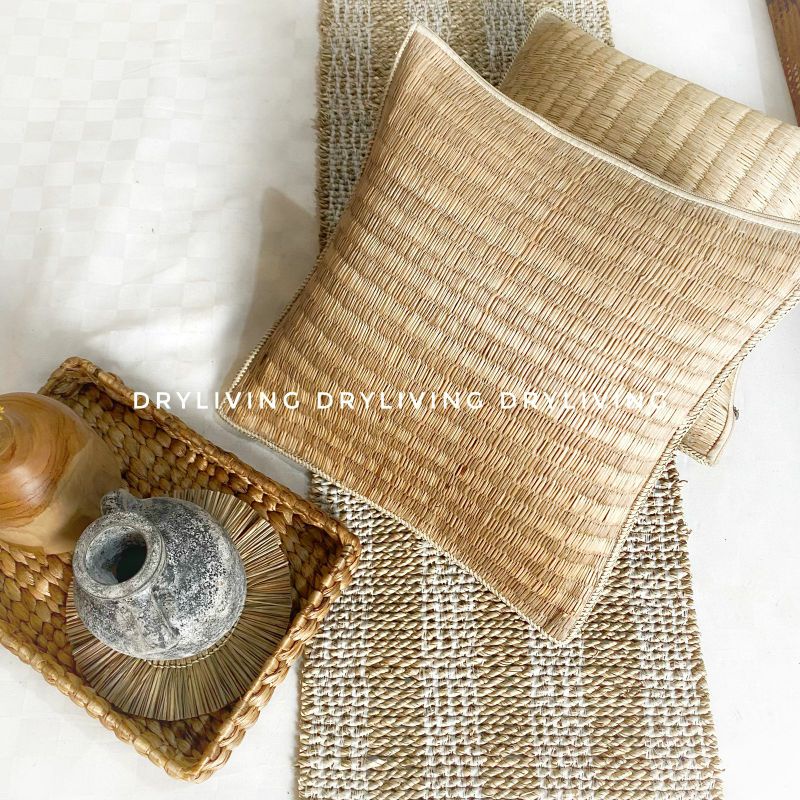 CUSHION ANYAM MENDONG