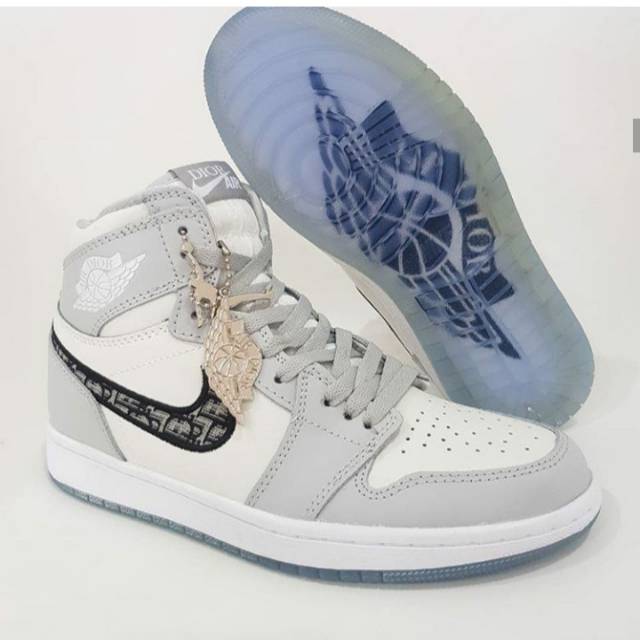 Sepatu Sneakers Nike Air Jordan 1 (Airdior) Original Import