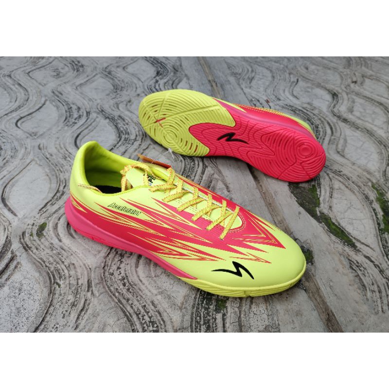 specs sepatu futsal lightspeed 3 in