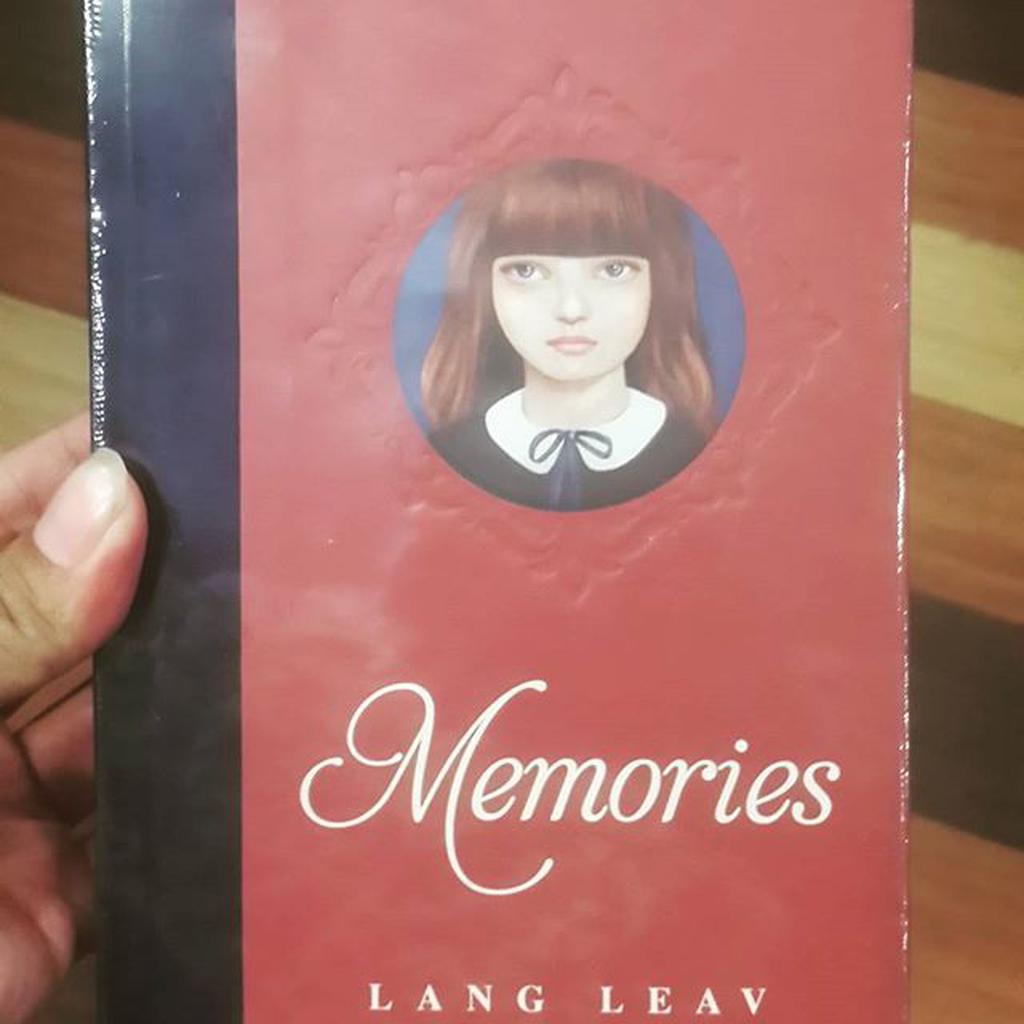 

Memories (Hardcover) - Lang Leav