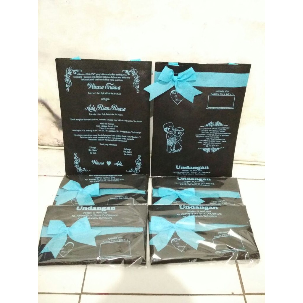 Undangan Warna Hitam List Pita Biru Muda