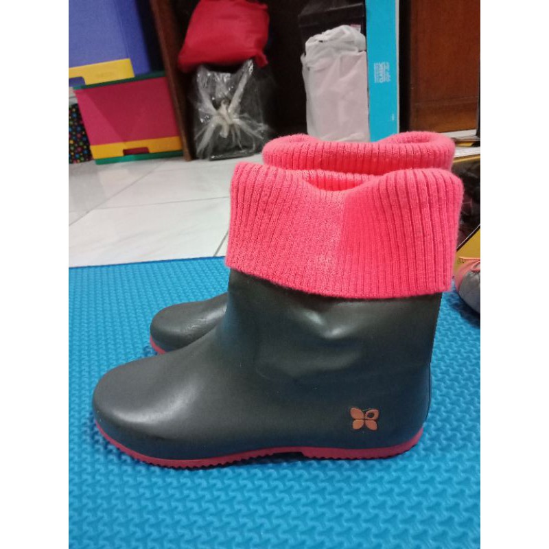 SALE Sepatu Boots Butterfly Twist