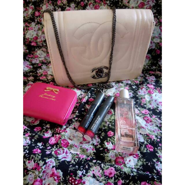 Chanel bag broken white PRELOVED 3x pakai