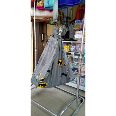 kain ayunan karakter