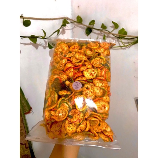 

kerupuk seblak daun jeruk/seblak kerupuk kering/kerupuk pedas daun jeruk kiloan