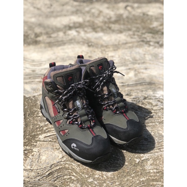 Sepatu gunung second original nepa