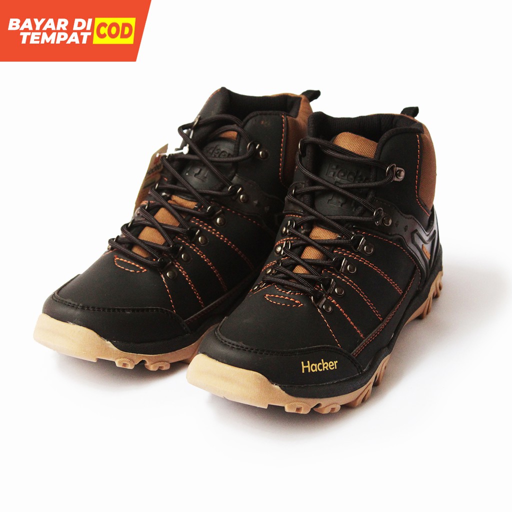 SEPATU GUNUNG/ OUTDOOR / SEPATU BOOTS HIKING TRACKER HACKER ORIGINAL