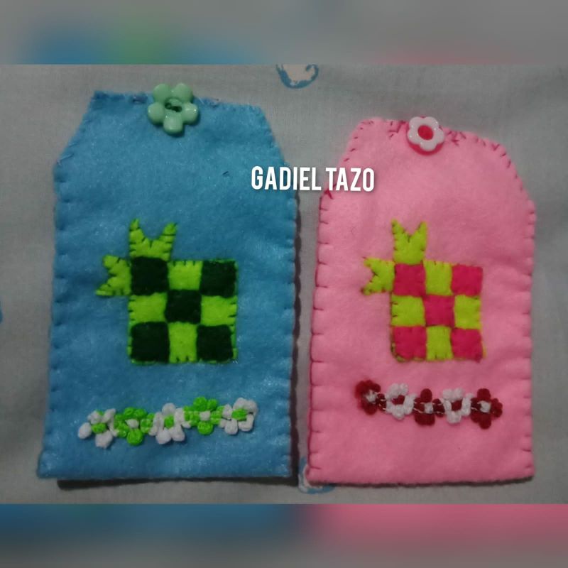 

AMPLOP ANGPAO LEBARAN KAIN FLANEL HANDMADE TUTUP PEREKAT