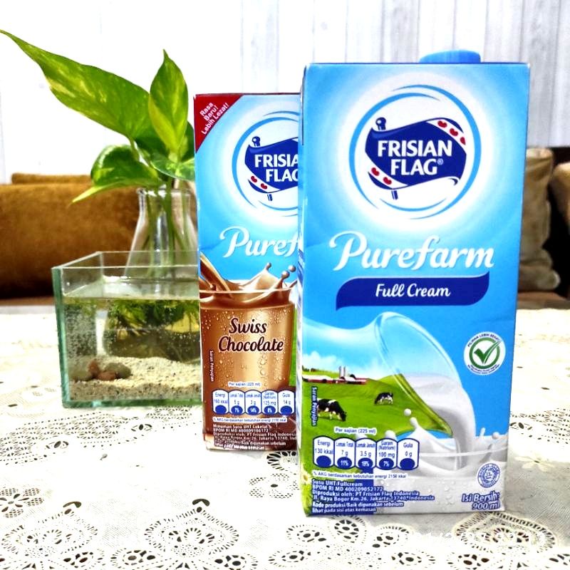 

FRISIAN FLAG UHT Purefarm Full Cream dan Coklat 900ml