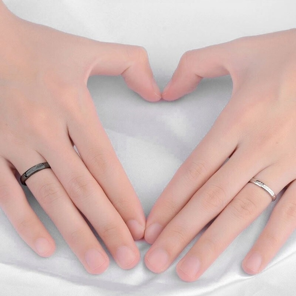 2pcs Cincin Model Terbuka Desain Electrocardiogram Hati Warna Hitam Silver Untuk Pria Dan Wanita