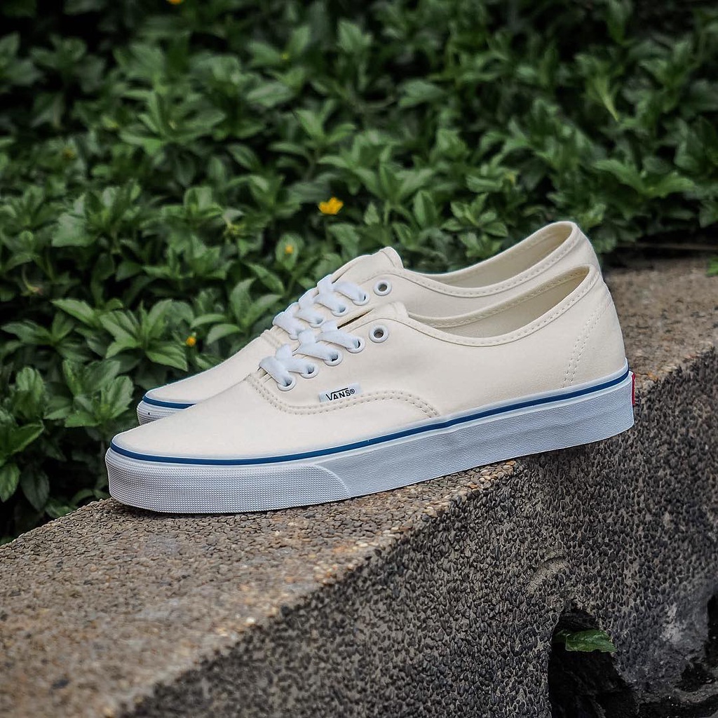 V4NS AUTHENTIC  PARCHMENT WHITE CLASSIC ORIGINAL 100%