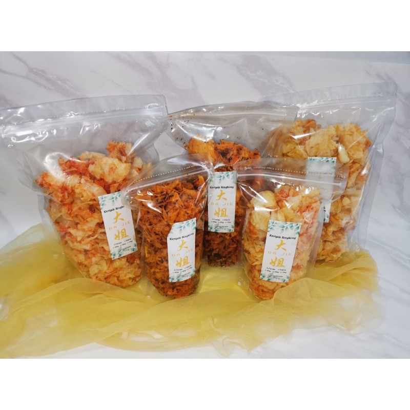 

Keripik Singkong Pedas Manis Gurih Renyah Asin Tipis