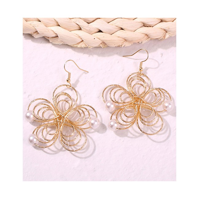 LRC Anting Gantung Fashion Gold Alloy Openwork Flower Pearl Earrings F77868