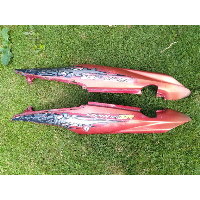 sayap body deg kanan kiri Suzuki spin 125 sr original