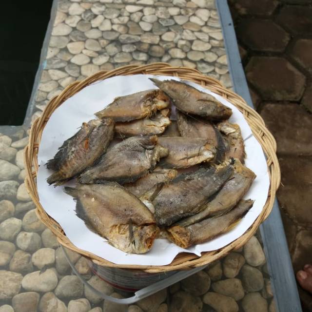 

Ikan asin sepat kecil