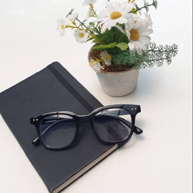 Frame Kacamata Model Gentle Monster