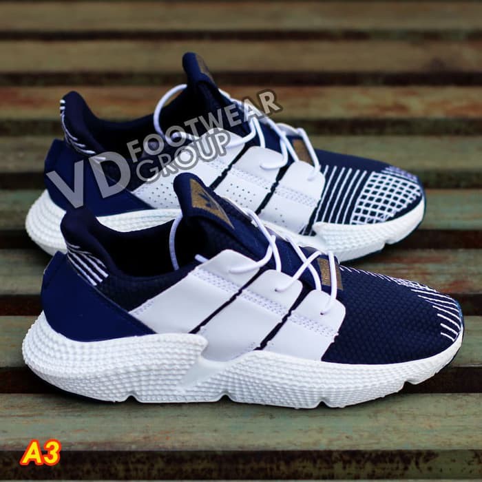 Sepatu Adidas Sneakers Pria