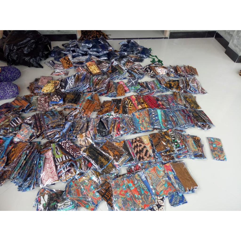 Masker Kain Batik Dua Lapis Bahan Katun Halus dan Tebal Bisa Dimasukan Tisu Tengahnya-2