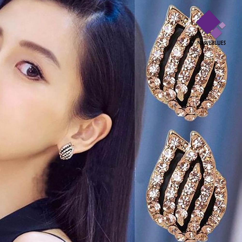 Anting Stud Piercing Bentuk Bunga Tulip Aksen Berlian Imitasi Untuk Wanita