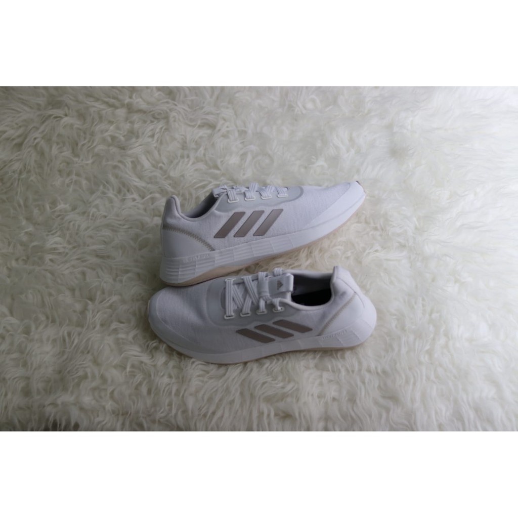 ADIDAS QT RACER WHITE / CREAM  BNWB
