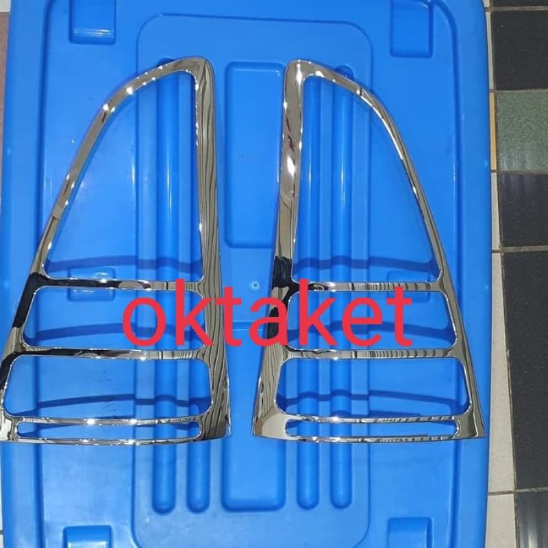 Garnish lampu belakang innova lama 2004-2007 hitam
