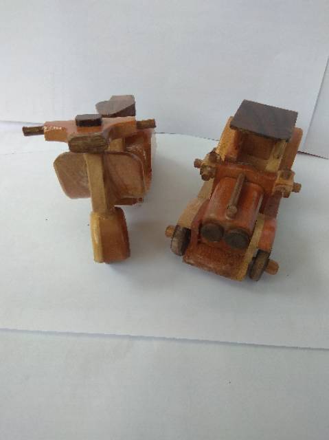 PAKET HEMAT DUO MINIATUR KAYU UKURAN S MINI VESPA DAN MOBIL TUA OTRON - PAJANGAN DEKORASI MURAH