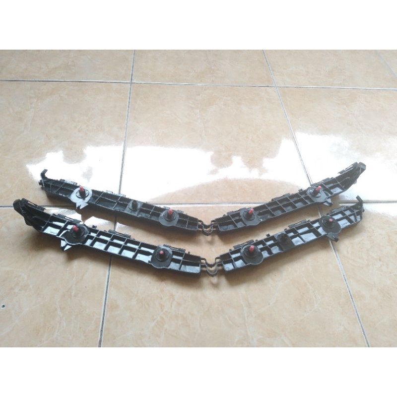 BREKET BEMPER BELAKANG DUDUKAN BEMPER INNOVA REBORN ORI HARGA SATUAN - 1PCS