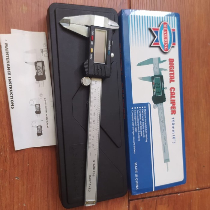 

Sigmat Digital Caliper 6 Inch Stainless Hardened Jangka Sorong 0-150Mm