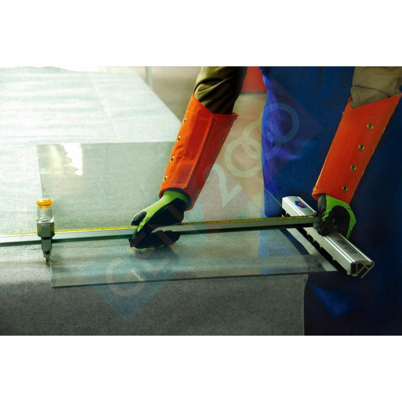 

Glass Cutter T Shape 90 Cm Penggaris Alat Pemotong Kaca Bentuk T