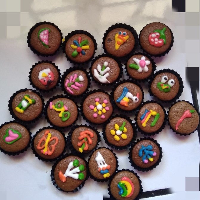 

Brownis kering karakter - 1/4 kg