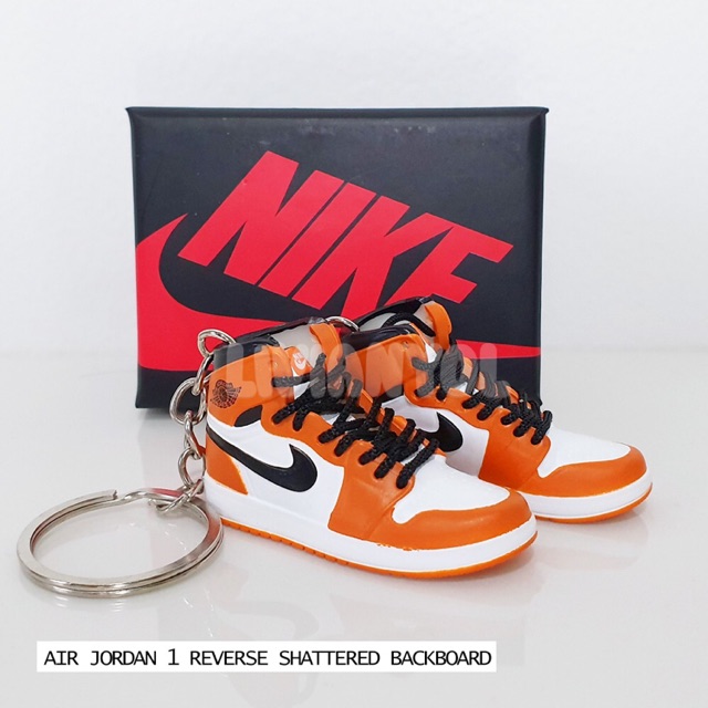 jual gantungan kunci sneakers nike air jordan 1 revise shattered backboard  keychain sneaker