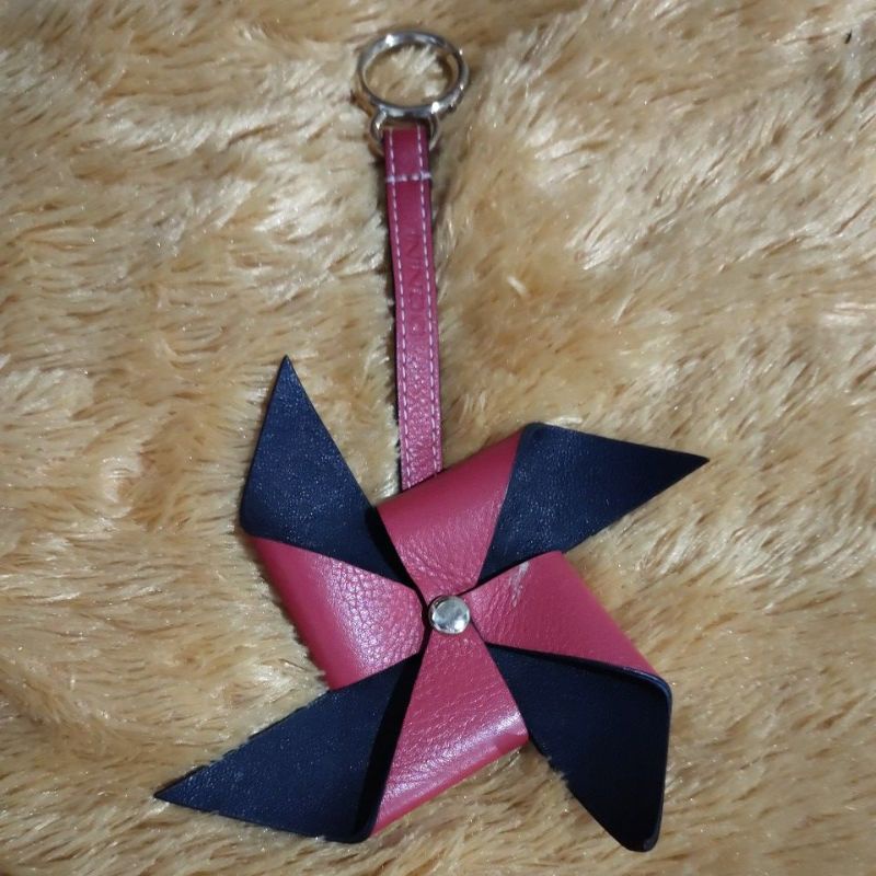 preloved donini bag camp donini gantungan kincir donini preloved