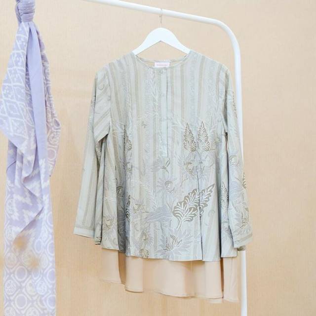 Preloved Arjanti Top New - Ria Miranda Wastra XL